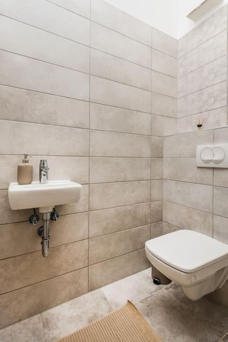 Venus Apartments - Westside Residence บูดาเปสต์ ภายนอก รูปภาพ